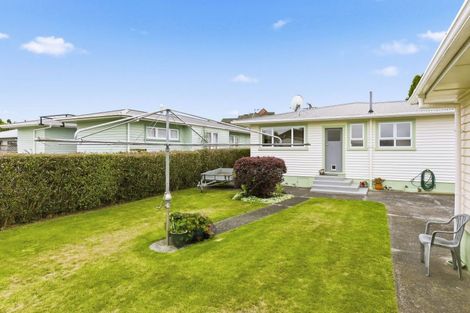 Photo of property in 9 Chester Street, Levin, 5510