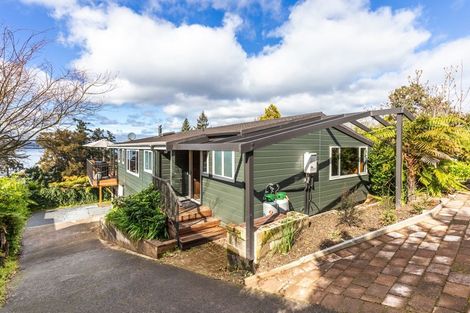 Photo of property in 28 Ewing Grove, Acacia Bay, Taupo, 3330