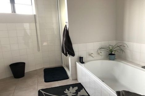 Photo of property in 1/60 Rangatira Road, Beach Haven, Auckland, 0626