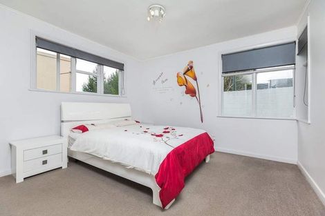 Photo of property in 1556 Great North Road, Waterview, Auckland, 1026