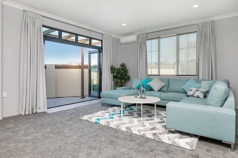 Photo of property in 11k Clearwater Cove, West Harbour, Auckland, 0618