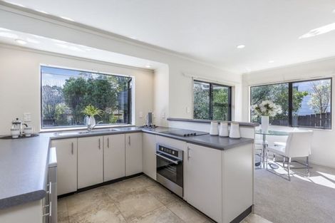 Photo of property in 2/9 Eastwood Rise, Browns Bay, Auckland, 0630