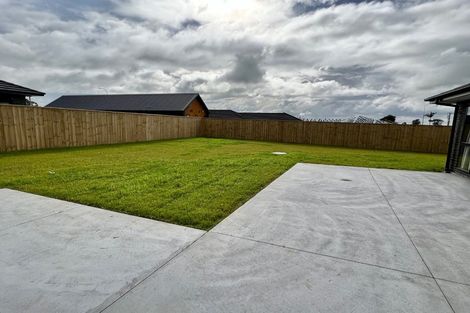 Photo of property in 24 Kerr Crescent, Patumahoe, 2679