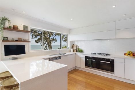 Photo of property in 24 Tui Street, Torbay, Auckland, 0630