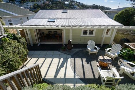 Photo of property in 27 Farnham Street, Mornington, Wellington, 6021