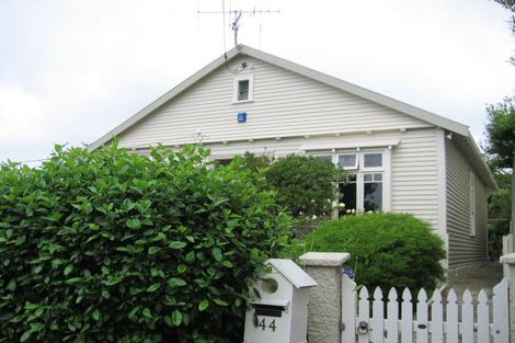 Photo of property in 44 Mills Road, Brooklyn, Wellington, 6021