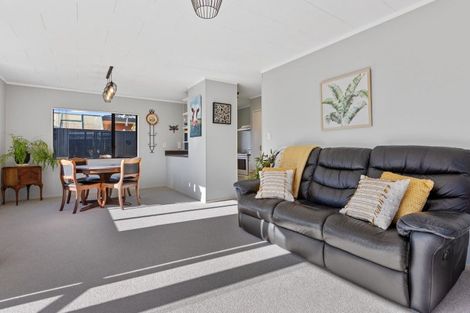 Photo of property in 273/1 Mangorei Road, Merrilands, New Plymouth, 4312