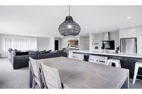 Photo of property in 5 Grasmere Close, Rangiora, 7400