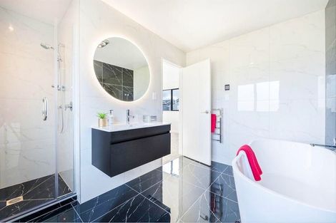 Photo of property in 14 Laquinta Place, Flat Bush, Auckland, 2019