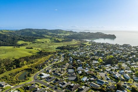 Photo of property in 3 Fendalton Place, Hatfields Beach, Orewa, 0931