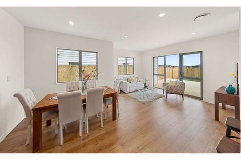 Photo of property in 29 Carrickdawson Drive, Flat Bush, Auckland, 2019