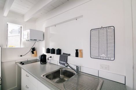 Photo of property in 18c Trevor Terrace, Paremata, Porirua, 5024