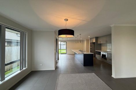 Photo of property in 12 Maxwell Road, Pukekohe, 2120
