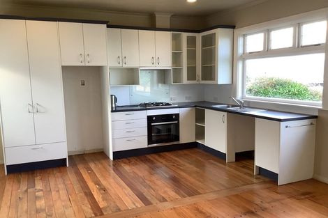 Photo of property in 3 Singers Road, Korokoro, Lower Hutt, 5012