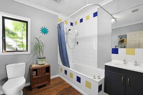 Photo of property in 303 Pollok Wharf Road, Pollok, Waiuku, 2684