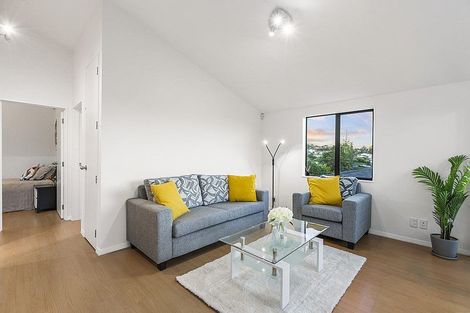 Photo of property in 31 Lastel Place, Shelly Park, Auckland, 2014