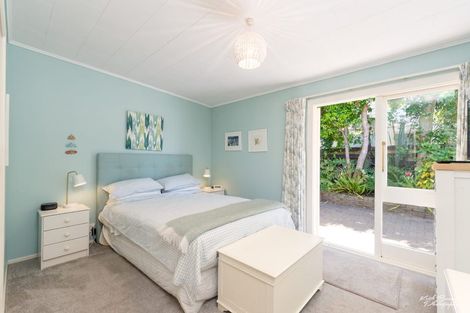 Photo of property in 6 Ardal Grove, Tirohanga, Lower Hutt, 5010