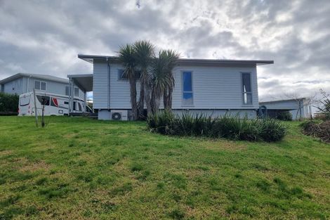 Photo of property in 14 Lori Lane, Coopers Beach, 0420