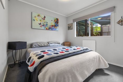 Photo of property in 2/46 Chippendale Crescent, Birkdale, Auckland, 0626