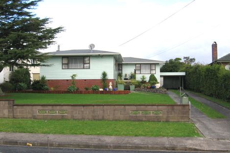 Photo of property in 63 Sylvan Crescent, Te Atatu South, Auckland, 0610