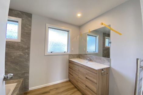 Photo of property in 75 Lewisham Street, Highland Park, Auckland, 2010