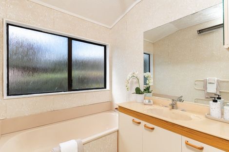 Photo of property in 46 Burbank Crescent, Churton Park, Wellington, 6037