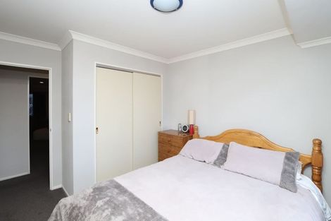 Photo of property in 9 Hollinger Place, Nawton, Hamilton, 3200