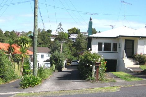 Photo of property in 9a Waratah Street, Birkenhead, Auckland, 0626