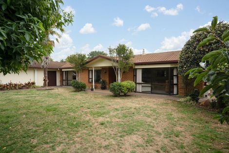 Photo of property in 251 Shakespeare Street, Leamington, Cambridge, 3432