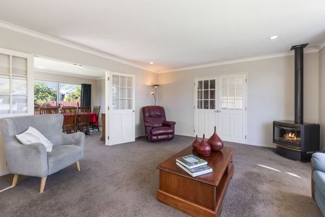 Photo of property in 27 Utauta Street, Waikanae, 5036