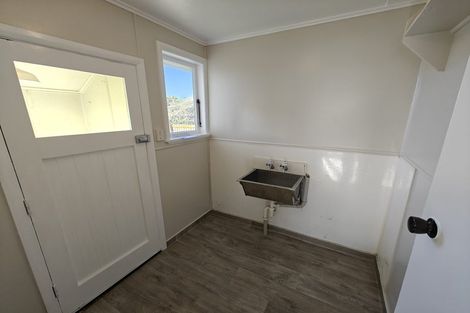 Photo of property in 12 Douglas Crescent, Fairfield, Hamilton, 3214