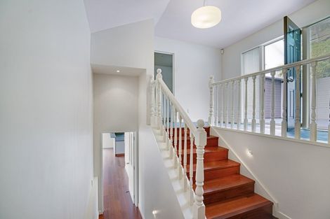 Photo of property in 9 Dudley Road, Lyttelton, 8082