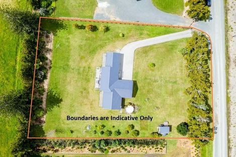 Photo of property in 25 Johnson Point Road, Waipu, 0582