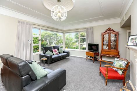 Photo of property in 100 Gover Street, New Plymouth, 4310