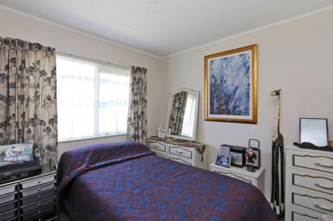 Photo of property in 2/1003 Caroline Road, Mayfair, Hastings, 4122