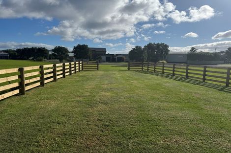 Photo of property in 130 Ti Kouka Crescent, Matarangi, Whitianga, 3592