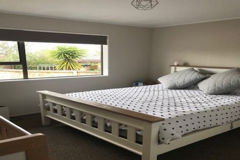 Photo of property in 1/21 Jillteresa Crescent, Half Moon Bay, Auckland, 2012