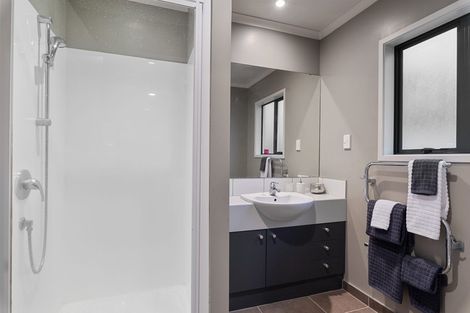 Photo of property in 41 Sonoma Crescent, Oteha, Auckland, 0632