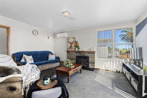 Photo of property in 21 Battiscombe Terrace, Waitara, 4320