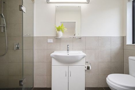 Photo of property in 25 Ripple Grove, Waiuku, 2123