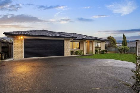 Photo of property in 10 Bokeen Lane, Flat Bush, Auckland, 2019