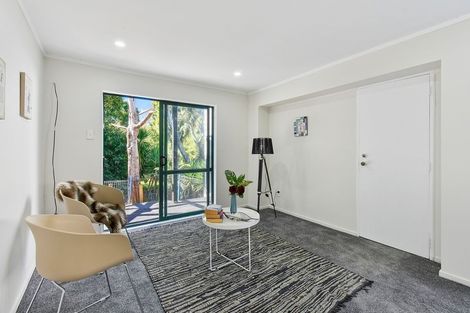 Photo of property in 21 Phoenix Place, Papatoetoe, Auckland, 2025