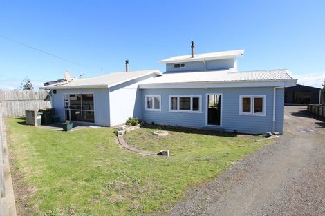 Photo of property in 14 Brown Terrace, Foxton Beach, Foxton, 4815