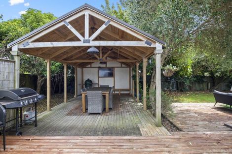 Photo of property in 13 Norfolk Rise, Waiuku, 2123