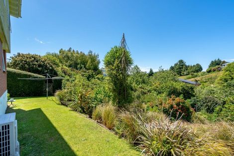 Photo of property in 18 Pioneer Crescent, Helensburgh, Dunedin, 9010