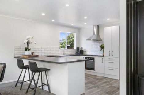 Photo of property in 13 Glengarry Place, Hilltop, Taupo, 3330