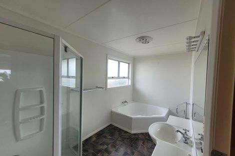 Photo of property in 6b Scott Street, Moturoa, New Plymouth, 4310