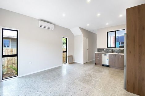 Photo of property in 8 Whakarato Way, Takanini, 2112