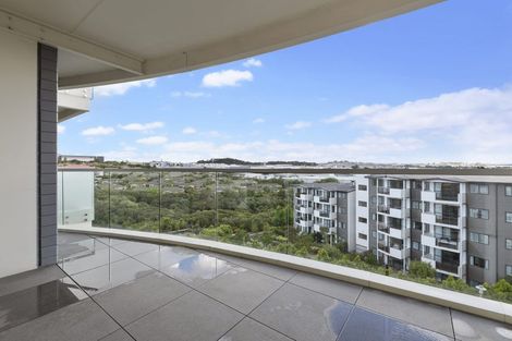Photo of property in Apollo Apartments, 201/46 Rosedale Road, Rosedale, Auckland, 0632
