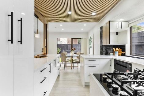 Photo of property in 1/49 Larne Avenue, Pakuranga Heights, Auckland, 2010